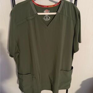 Dickies EDS Essentials V-Neck Scrub Top